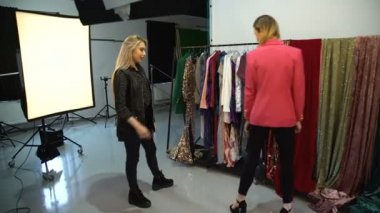 Backstage fotoğraf moda stilist yaratıcı