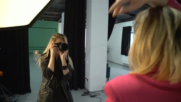 Backstage fotograaf beroep hobby levensstijl — Stockvideo