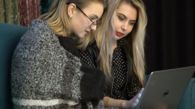 iş kadın profesyonel bilgi tartışma