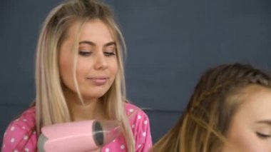 BFF boş zaman saç şekillendirme güzellik eğlence girs