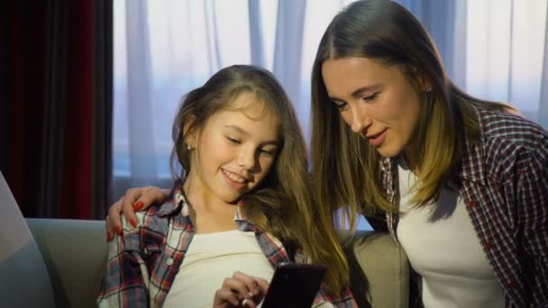 Tecnologia telefono applicazioni famiglia dipendenza del dispositivo — Video Stock