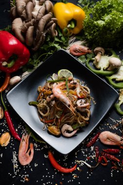 Deniz ürünleri makarna sebze Doğu mutfağı gıda