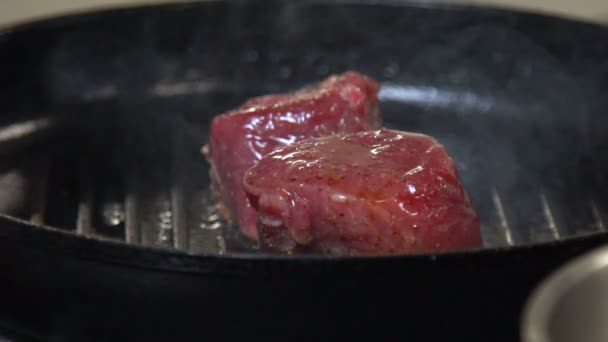 Food menu restaurant meal ingredient frying meat — Stock Video
