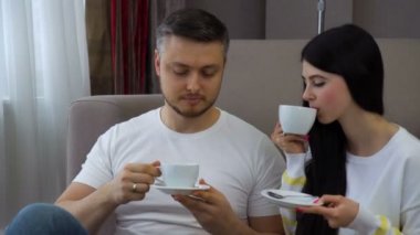 çay içme aile çift eğlence iletişim