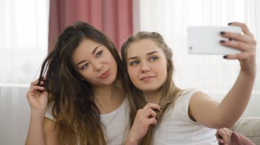 selfie yaratıcılık gençlik arkadaşlar eğlence kızlar