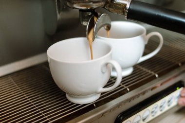 kafein doz dökün makinesi kahve bardağı