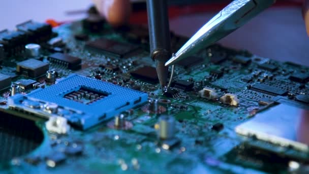 Technology electronic education solder motherboard — Stock Video