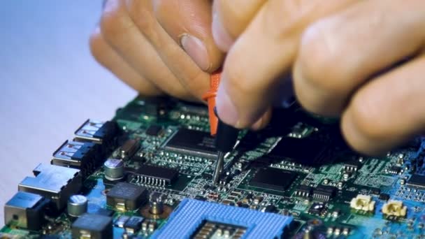 Electronic renovation repair motherboard testing — Stock Video