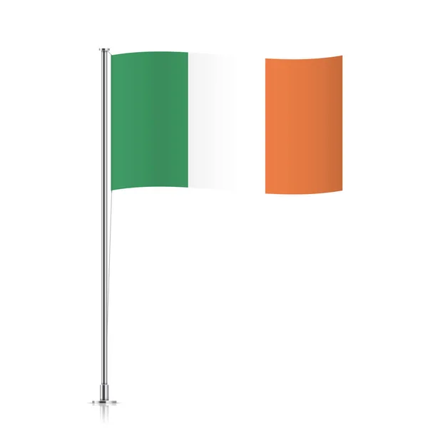 Bandeira irlandesa acenando em um poste metálico . — Vetor de Stock