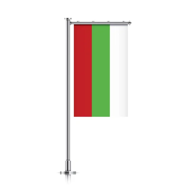 Флаг Болгарии висит на шесте . — стоковый вектор