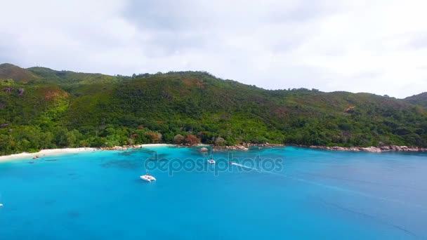 Luchtfoto van Anse Lazio Beach, Praslin Island, Seychellen 5 (Hd) — Stockvideo