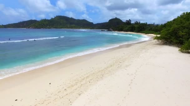 A légi felvétel a Seychelles, Mahe-sziget, Baie Lazare Beach 7 — Stock videók