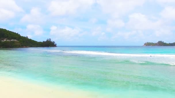 Antennenpanorama von baie lazare beach, mahe island, seychellen — Stockvideo