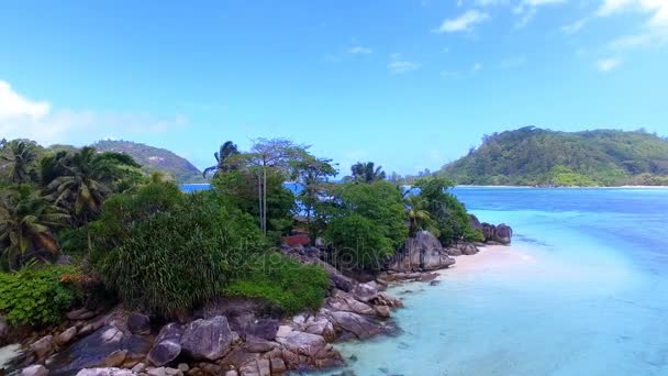 Luftaufnahme der Insel l 'islette, Port glaud, Seychellen 2 — Stockvideo