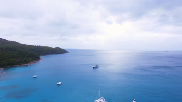 Повітряні Панорама анс Лаціо пляжу острова Праслен, Сейшельські острови — стокове відео