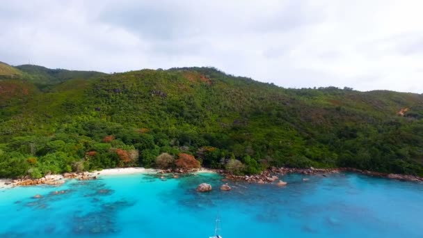 Widok na plaży Anse Lazio, wyspy Praslin, Seszele 4 — Wideo stockowe