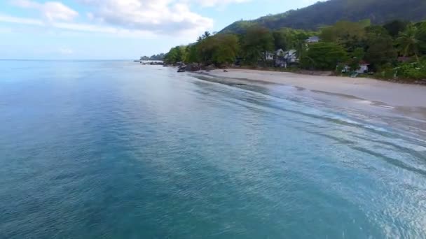 Vedere aeriană a plajei Beau Vallon, Insula Mahe, Seychelles 8 — Videoclip de stoc