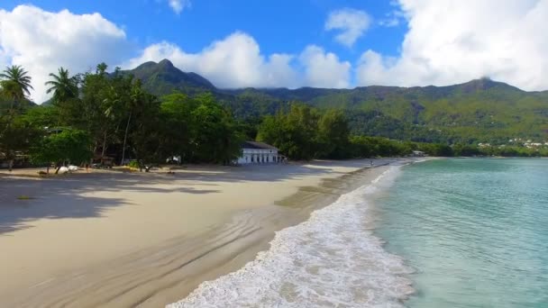 Beau Vallon Beach, Mahe Adası, Seyşeller 9 havadan görünümü — Stok video