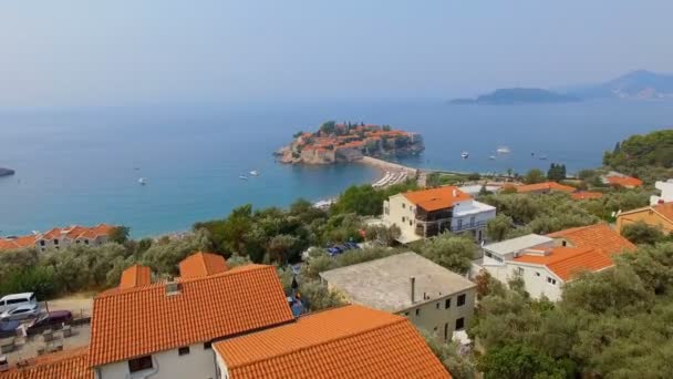 Letecký pohled na pláž Černá Hora, Buva Riviera, Radenovici 3 — Stock video