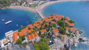 Ada, Karadağ, Sveti Stefan 8 üzerinde oteller havadan görünümü