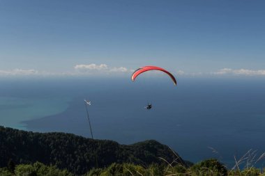 yamaç paraşütü denize