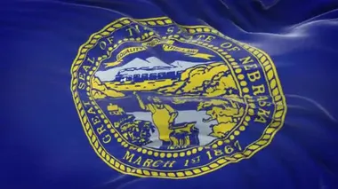 Yüksek detaylı kumaş dokusuna sahip Nebraska (ABD eyaleti) bayrağı. Kusursuz döngü.