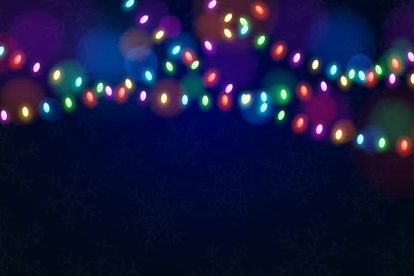 Weihnachten bunte Lichter auf dunklem Hintergrund. Schneeflocken auf dem Hintergrund. Feierlicher Hintergrund. Leuchtende Girlanden. leuchtende ovale Glühbirnen. Vektor — Stockvektor