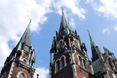 St. Olga Kilisesi ve Elizabeth Lviv 'in merkezinde.