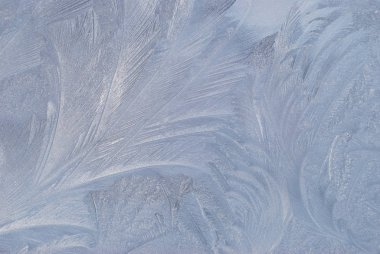 Camdaki dekoratif buz desenleri.