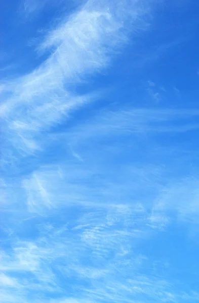 Witte Wolken Heldere Blauwe Lucht — Stockfoto