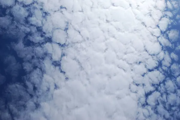蓝天白云细腻的图案 — 图库照片