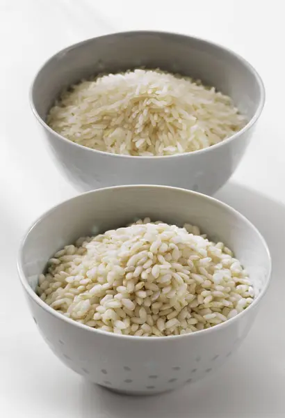 Cereale lungi și scurte de orez — Fotografie, imagine de stoc