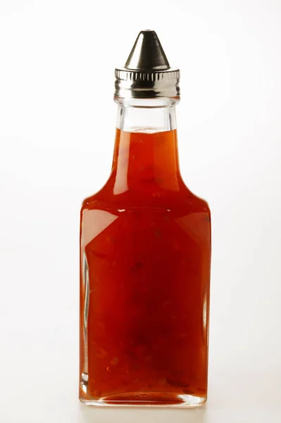 Molho de pimentão em garrafa — Fotografia de Stock
