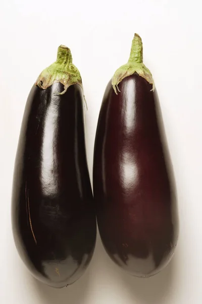신선한 익은 aubergines — 스톡 사진