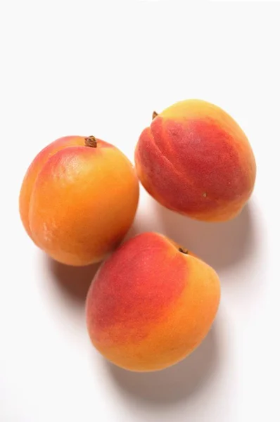 Fresh ripe apricots — Stock Photo, Image