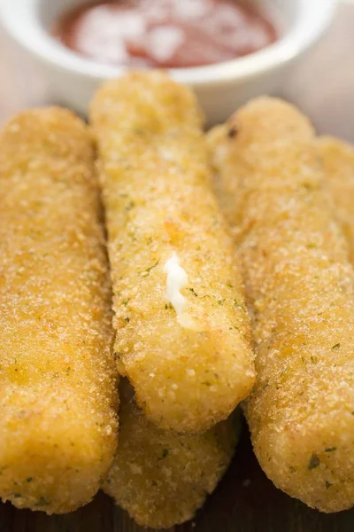 Mozzarella sticks with marinara sauce — Stock Photo, Image