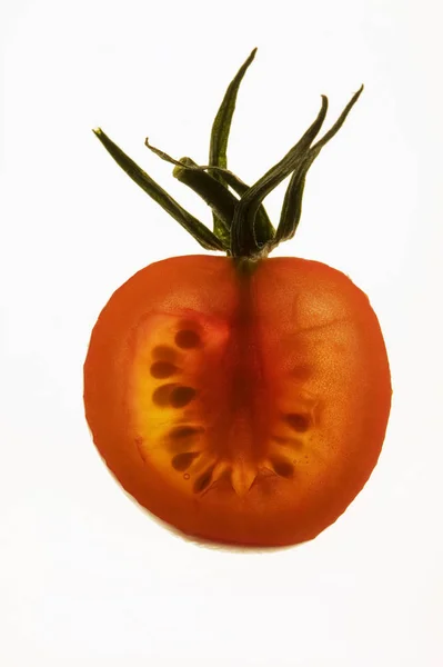 Gehalveerde rode tomaten — Stockfoto