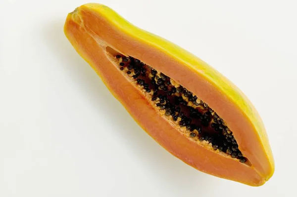 A fele friss papaya — Stock Fotó