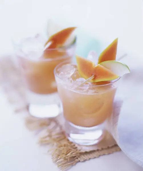 Fruity summer drink — Stock Photo, Image