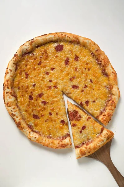 아메리칸 스타일 피자 마르게리타 — 스톡 사진