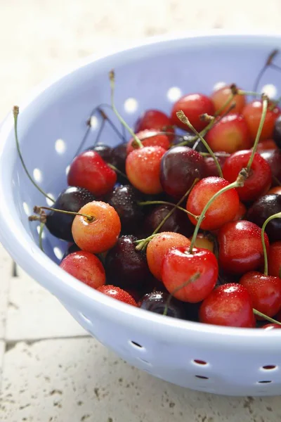 Sweet ripe cherries — Stock Photo, Image