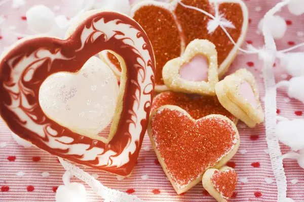 Ανάμικτες μπισκότα σε σχήμα καρδιάς — Φωτογραφία Αρχείου