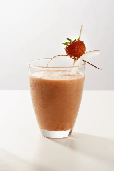 Strawberry and coconut flip — Stock Photo, Image