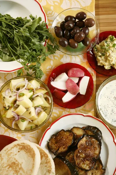 Apéritifs méditerranéens sur la table — Photo