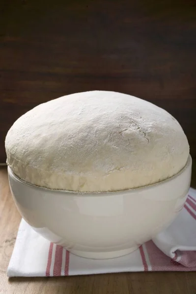 Closeup View Fresh Yeast Dough Bowl — Stock Photo, Image