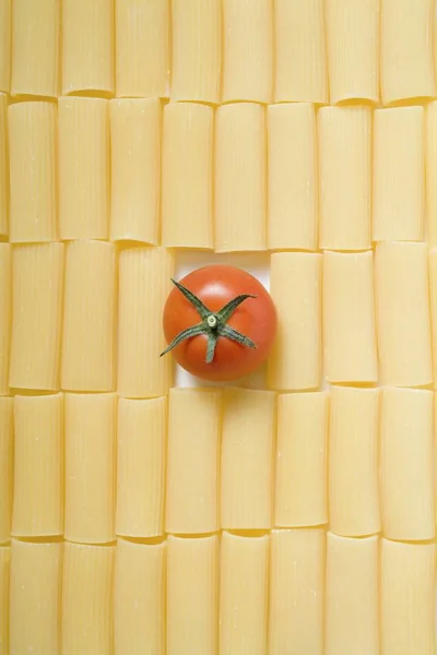 Rigatoni pasta with cherry tomato — Stock Photo, Image