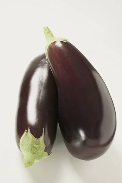 Fresh ripe aubergines — Stock Photo, Image