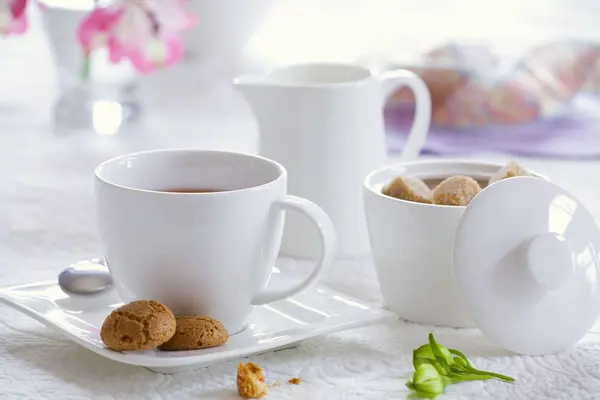 Tea with sugar bowl — Stock Photo, Image