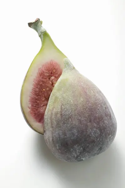 Halved fresh fig — Stock Photo, Image