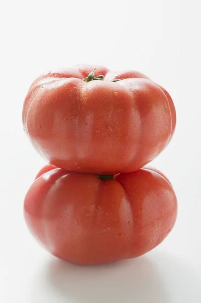 Dois tomates de bife — Fotografia de Stock